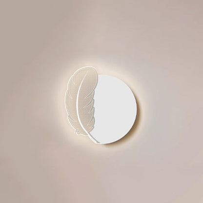 مصباح حائط LED مصنوع من الحديد الأكريليك على شكل زهرة على شكل ريشة بتصميم عصري بسيط لغرفة النوم 