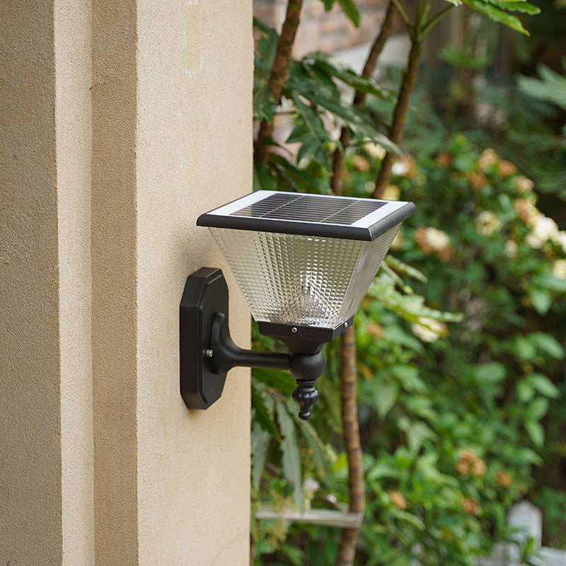 مصباح حائط LED دائري مربع الشكل مصنوع من الألومنيوم بتصميم عصري بسيط مقاوم للماء يعمل بالطاقة الشمسية للفناء الخارجي 