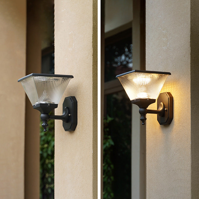 مصباح حائط LED دائري مربع الشكل مصنوع من الألومنيوم بتصميم عصري بسيط مقاوم للماء يعمل بالطاقة الشمسية للفناء الخارجي 