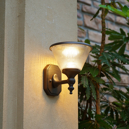 مصباح حائط LED دائري مربع الشكل مصنوع من الألومنيوم بتصميم عصري بسيط مقاوم للماء يعمل بالطاقة الشمسية للفناء الخارجي 