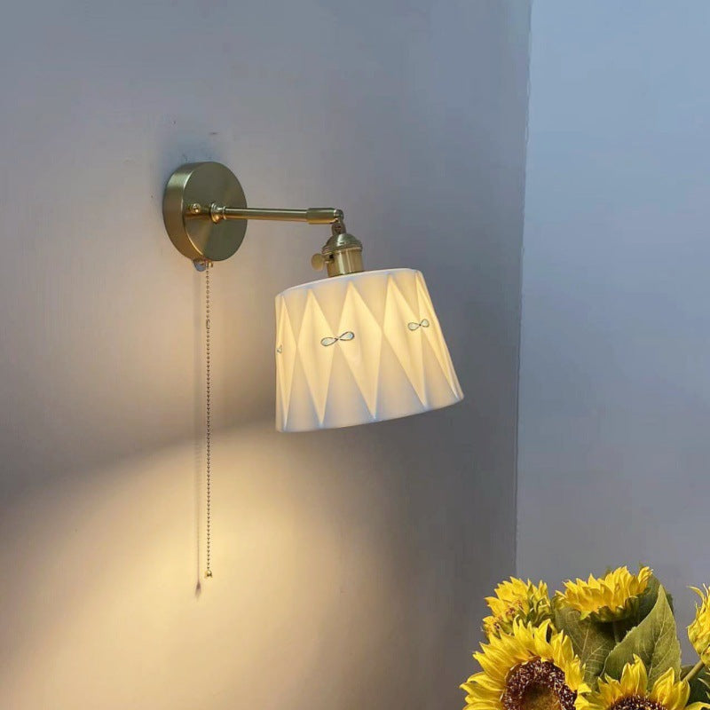 Traditional Vintage Round Hand Painted Pattern Brass Ceramic 1-Light Wall Sconce Lamp For Bedroom