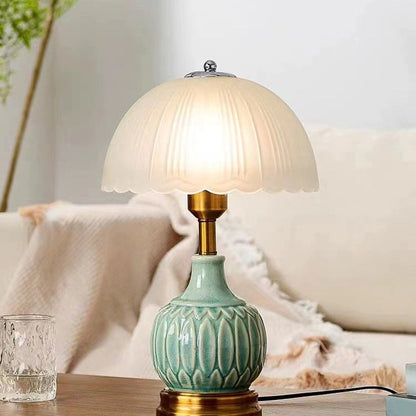 Traditional European Vase Ceramic Base Round Lace Dome Glass Shade 1-Light Table Lamp For Bedroom