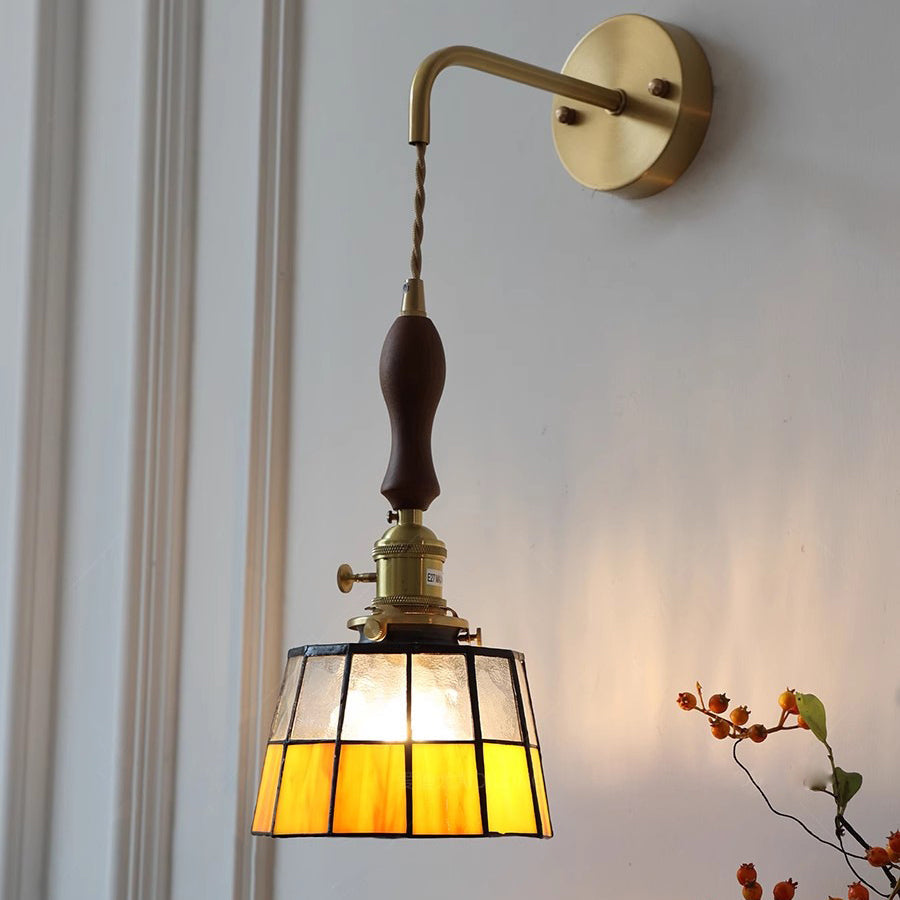 Traditional Vintage Round Trapezoidal Polygonal Brass Stained Glass Shade 1-Light Wall Sconce Lamp For Living Room