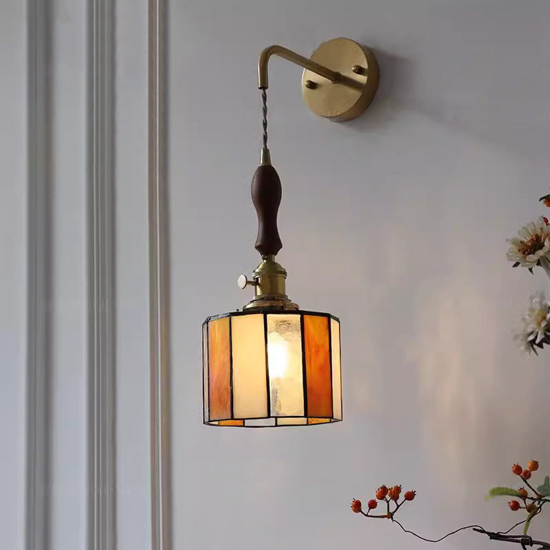 Traditional Vintage Round Trapezoidal Polygonal Brass Stained Glass Shade 1-Light Wall Sconce Lamp For Living Room