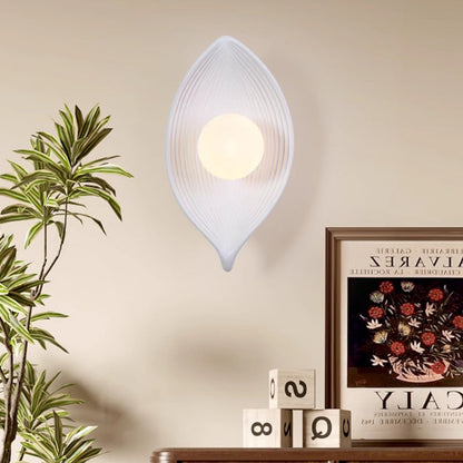 Traditional Japanese Resin Rotomolding Leaf-Shaped 1-Light Wall Sconce Lamp For Bedroom Or Hallway