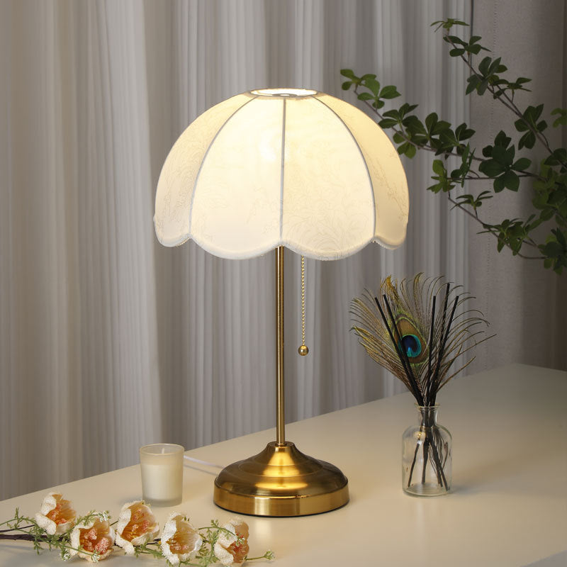 Traditional Vintage Dome Fabric Iron 1-Light Table Lamp For Living Room