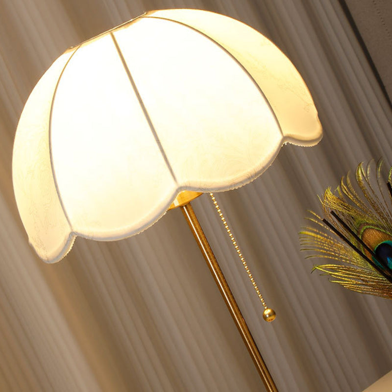 Traditional Vintage Dome Fabric Iron 1-Light Table Lamp For Living Room