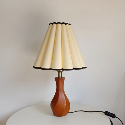 Traditional Vintage Drum Wood Fabric 1-Light Table Lamp For Living Room