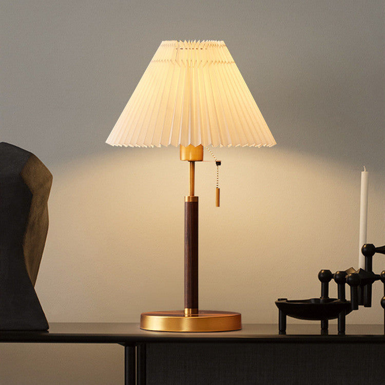 Traditional Vintage Drum Iron Fabric 1-Light Table Lamp For Living Room