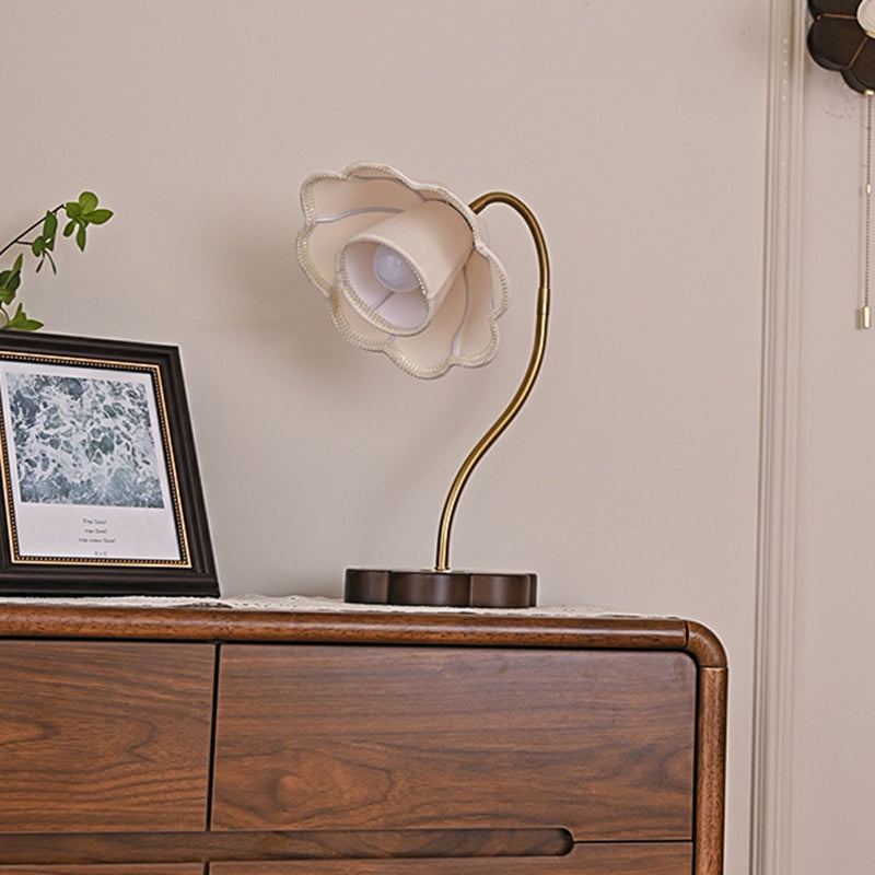 Traditional Vintage Flower Wood Copper Fabric 1-Light Table Lamp For Living Room