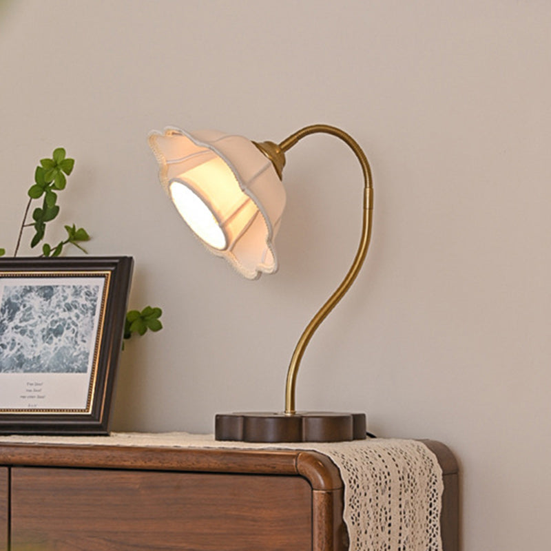 Traditional Vintage Flower Wood Copper Fabric 1-Light Table Lamp For Living Room