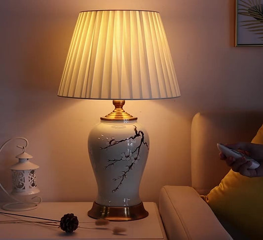 Traditional Chinese Drum Iron Ceramic Fabric 1-Light Table Lamp For Living Room