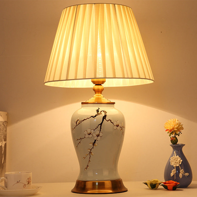 Traditional Chinese Drum Iron Ceramic Fabric 1-Light Table Lamp For Living Room