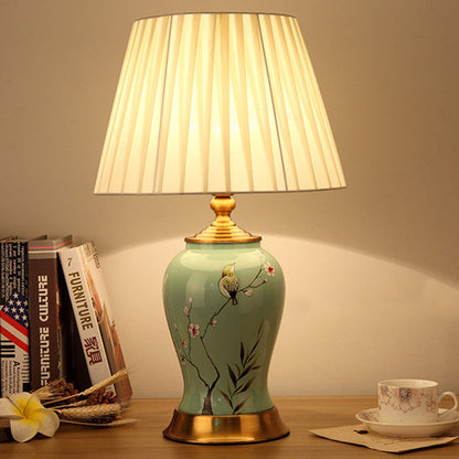 Traditional Chinese Drum Iron Ceramic Fabric 1-Light Table Lamp For Living Room