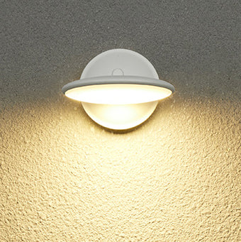 مصباح حائط LED دائري من الألومنيوم والأكريليك قابل للدوران ومقاوم للماء بتصميم عصري بسيط للاستخدام في الهواء الطلق 