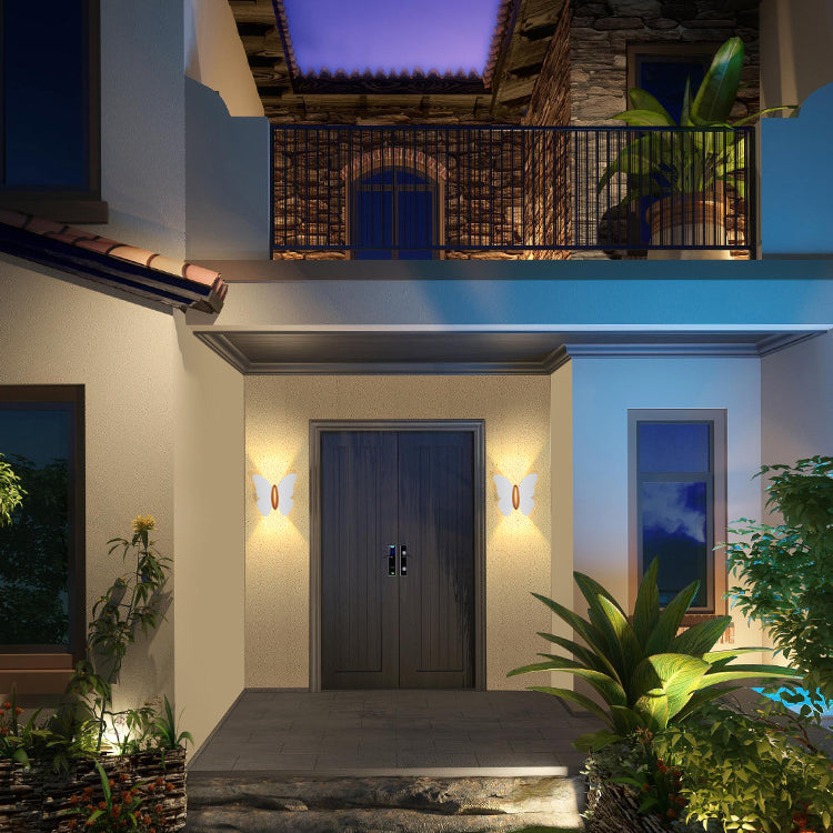 مصباح حائط LED من الألومنيوم المقاوم للماء على شكل فراشة بتصميم عصري بسيط للفناء الخارجي 