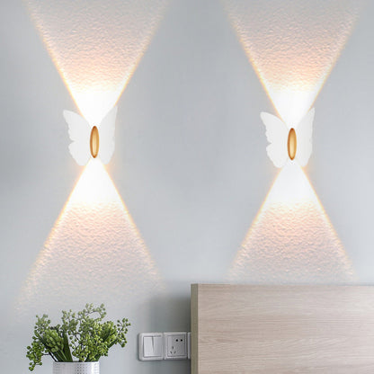 مصباح حائط LED من الألومنيوم المقاوم للماء على شكل فراشة بتصميم عصري بسيط للفناء الخارجي 