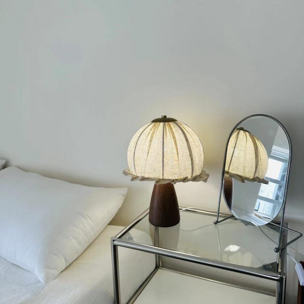 Traditional Vintage Ceramic Handmade Linen Flower Bud 1-Light Table Lamp For Bedroom