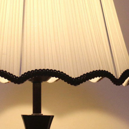Traditional Vintage Drum Fabric Wood 1-Light Table Lamp For Living Room