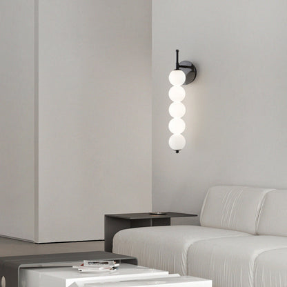 مصباح حائط LED نحاسي معاصر على شكل كرة زجاجية مزينة بالخرز على شكل زهرة الزعرور المسكرة لغرفة المعيشة 