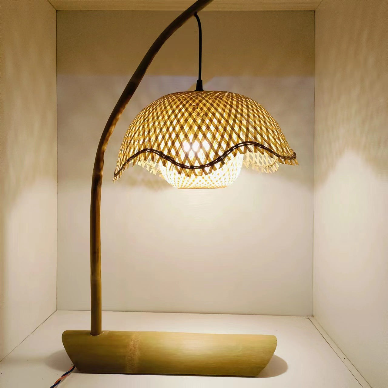 Contemporary Boho Lotus Shape Bamboo 1-Light Table Lamp For Bedroom