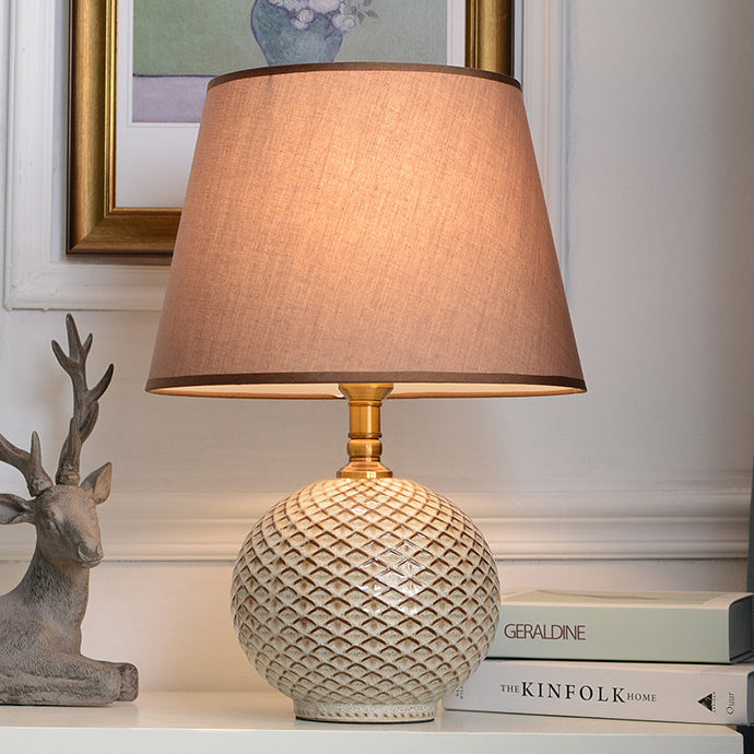 Traditional Vintage Round Base Drum Shape Ceramic Brass Fabric 1-Light Table Lamp For Living Room