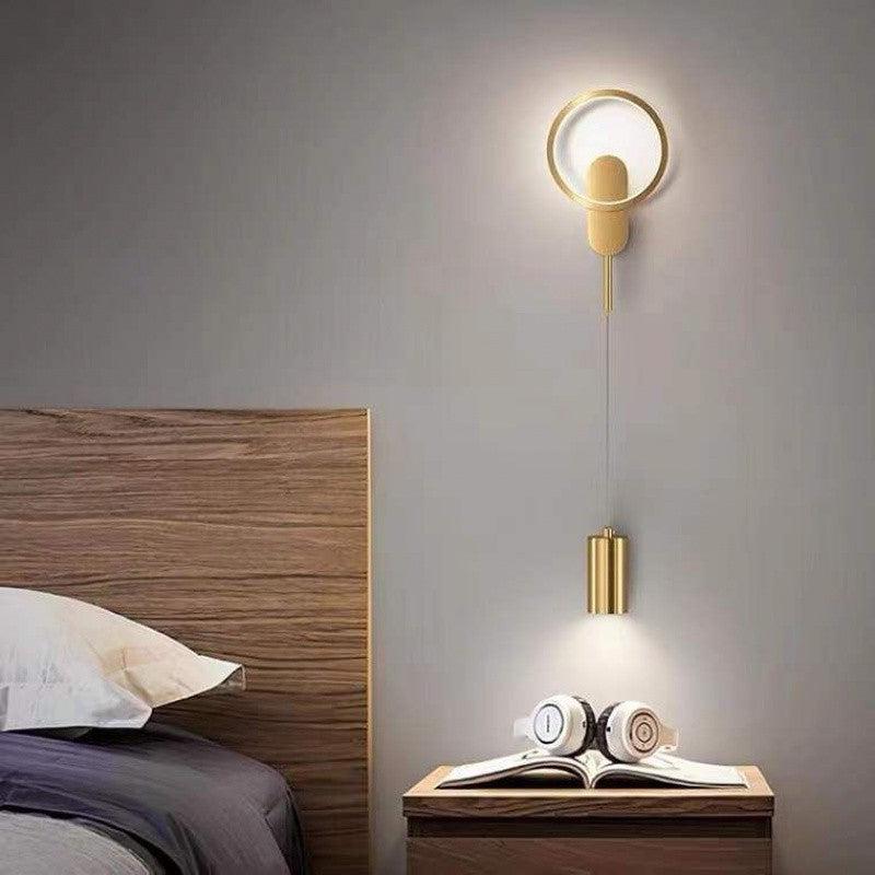 リビングルームに最適な、現代的な北欧風の鉄製シリンダー型LEDウォールスコンスランプ