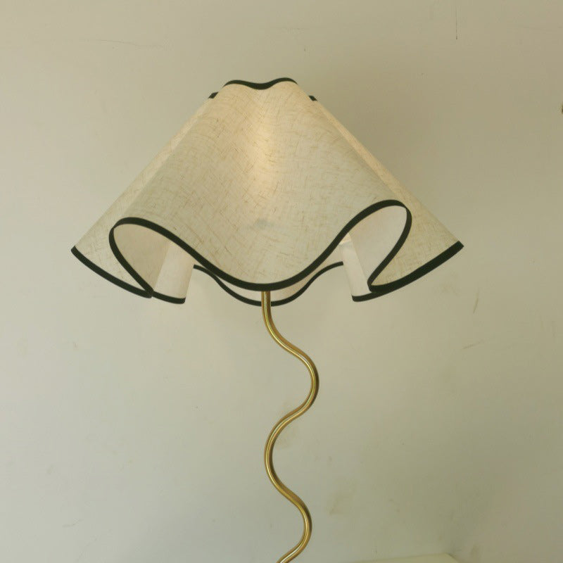 Traditional Vintage Umbrella Curved Long Disc Base Fabric Metal 1-Light Table Lamp For Bedroom