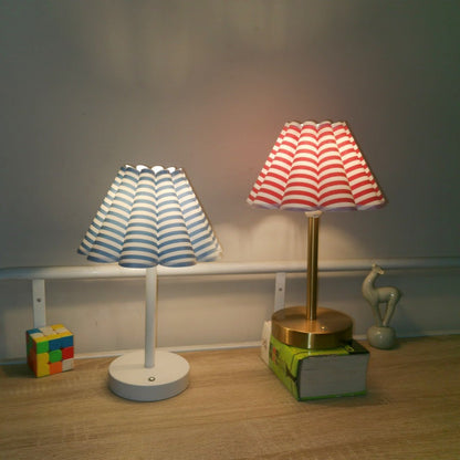 Modern Minimalist Round Table Petal Shaped Stem Disc Base 1-Light Table Lamp For Bedroom