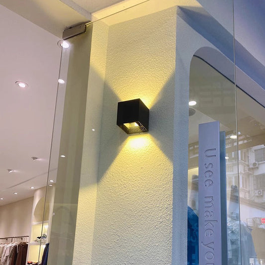 مصباح حائط LED مستطيل الشكل مصنوع من الألومنيوم بتصميم عصري بسيط ومقاوم للماء لغرفة المعيشة 