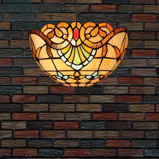 Traditional Tiffany Semicircle Flower Lattice Pattern Iron Glass 1-Light Wall Sconce Lamp For Bedroom