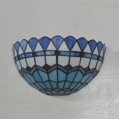 Traditional Tiffany Semicircle Flower Lattice Pattern Iron Glass 1-Light Wall Sconce Lamp For Bedroom