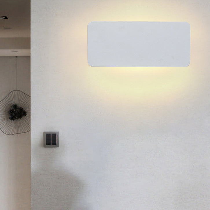 مصباح حائط LED من الألومنيوم على شكل مثلث مستطيل بتصميم عصري بسيط لغرفة النوم 