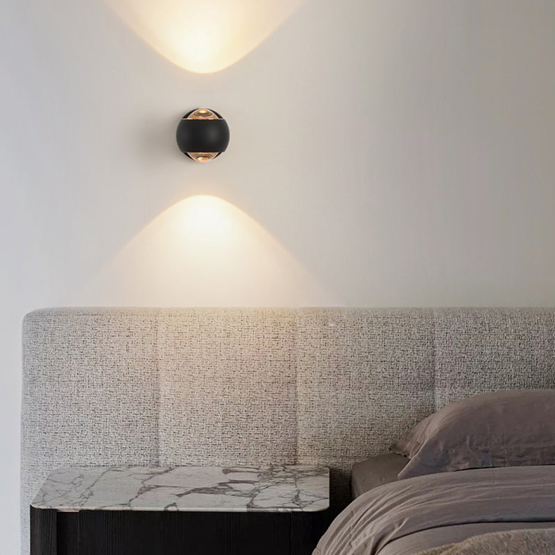 مصباح حائط LED زجاجي كروي من الألومنيوم بتصميم عصري بسيط لغرفة النوم 