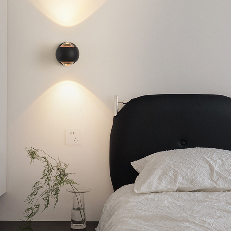 مصباح حائط LED زجاجي كروي من الألومنيوم بتصميم عصري بسيط لغرفة النوم 