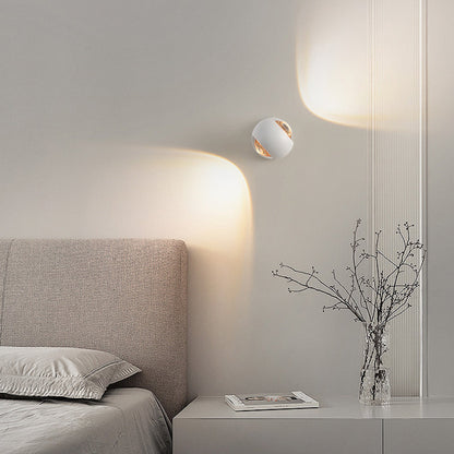 مصباح حائط LED زجاجي كروي من الألومنيوم بتصميم عصري بسيط لغرفة النوم 