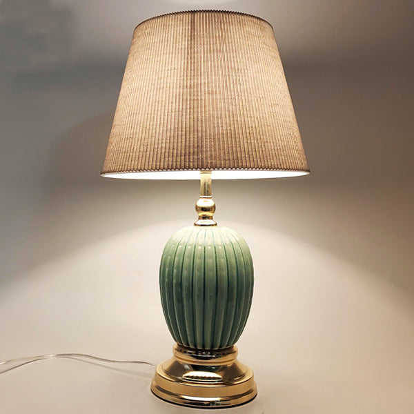 Contemporary Scandinavian Oval Round Table Iron Ceramic Fabric 1-Light Table Lamp For Bedroom