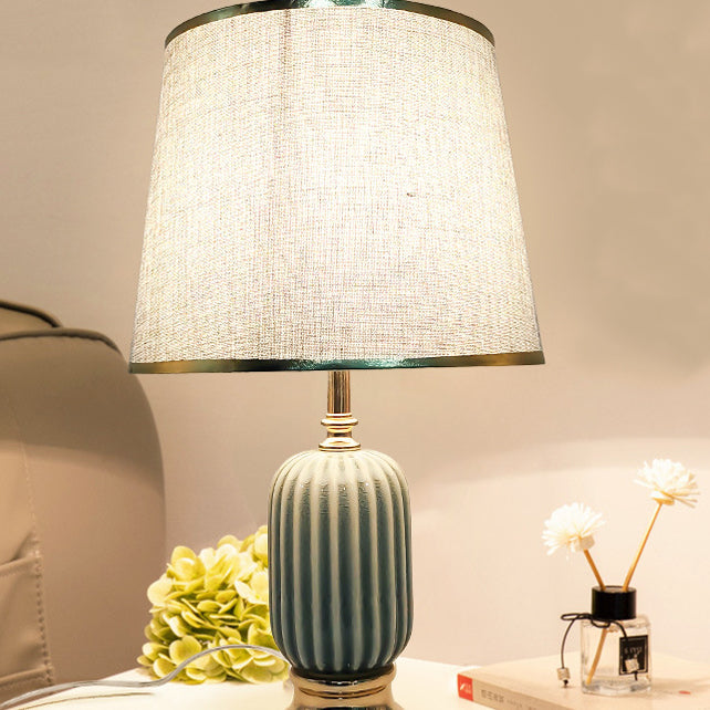 Contemporary Scandinavian Oval Round Table Iron Ceramic Fabric 1-Light Table Lamp For Bedroom