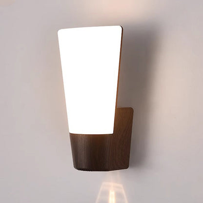 مصباح حائط خارجي مقاوم للماء LED منحني من خشب ABS بسيط وعصري للحديقة 