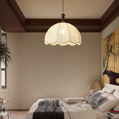 Traditional Vintage Solid Wood Flower Fabric Shade 1-Light Pendant Light For Living Room