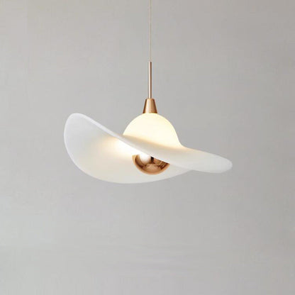 مصباح LED معلق على شكل قبعة من القش مصنوع من الراتنج والألومنيوم بتصميم معاصر لغرفة النوم 