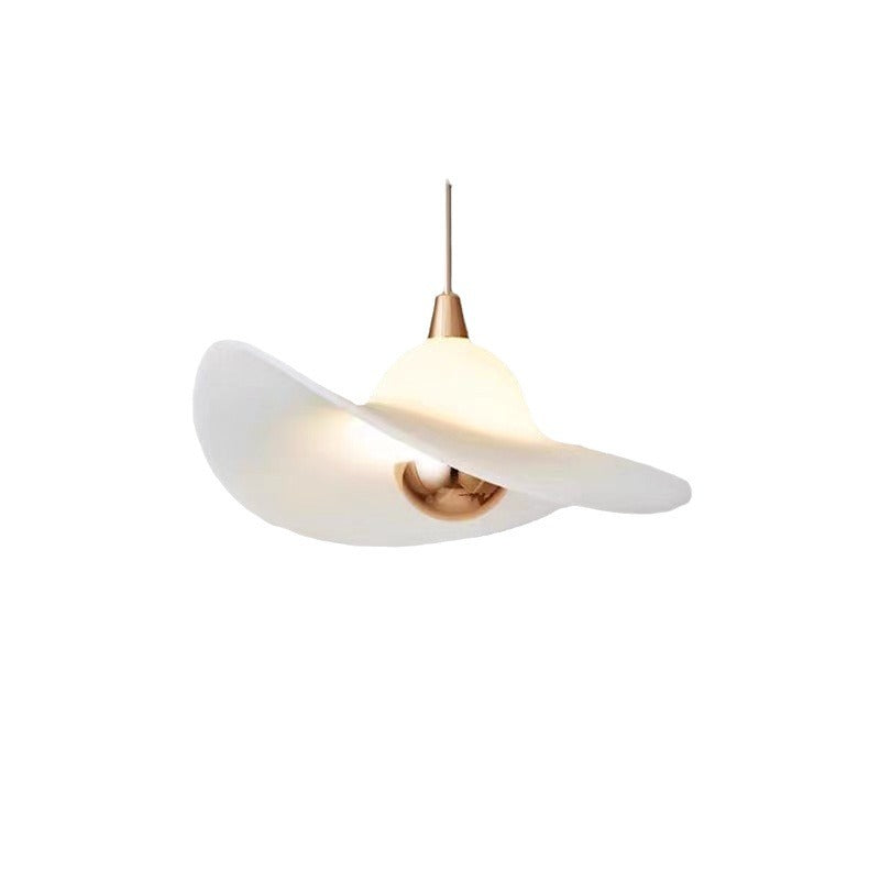 مصباح LED معلق على شكل قبعة من القش مصنوع من الراتنج والألومنيوم بتصميم معاصر لغرفة النوم 