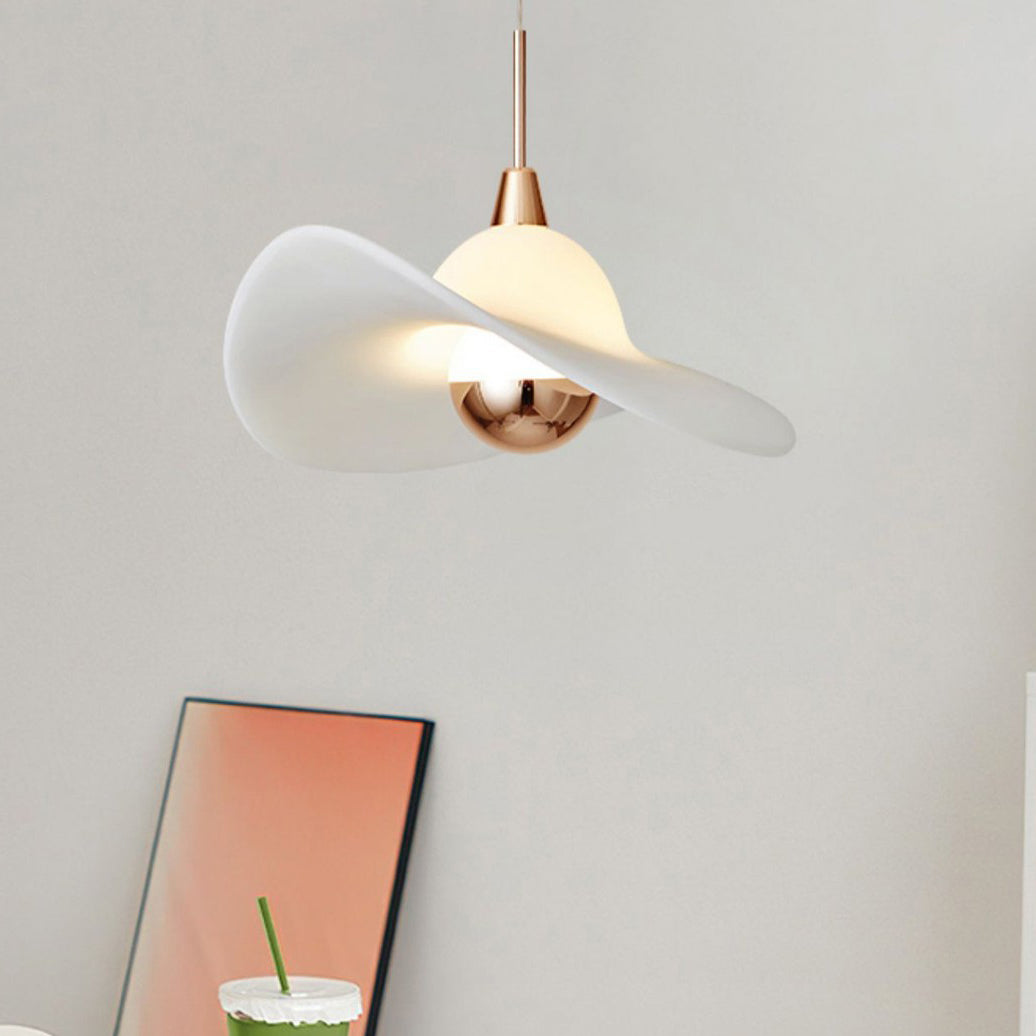 مصباح LED معلق على شكل قبعة من القش مصنوع من الراتنج والألومنيوم بتصميم معاصر لغرفة النوم 