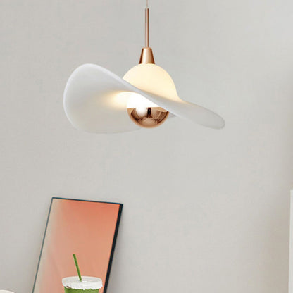 مصباح LED معلق على شكل قبعة من القش مصنوع من الراتنج والألومنيوم بتصميم معاصر لغرفة النوم 