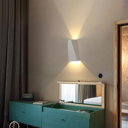 Modern Minimalist Aluminum Up And Down Illuminated LED Wall Sconce Lamp For Outdoor Patio