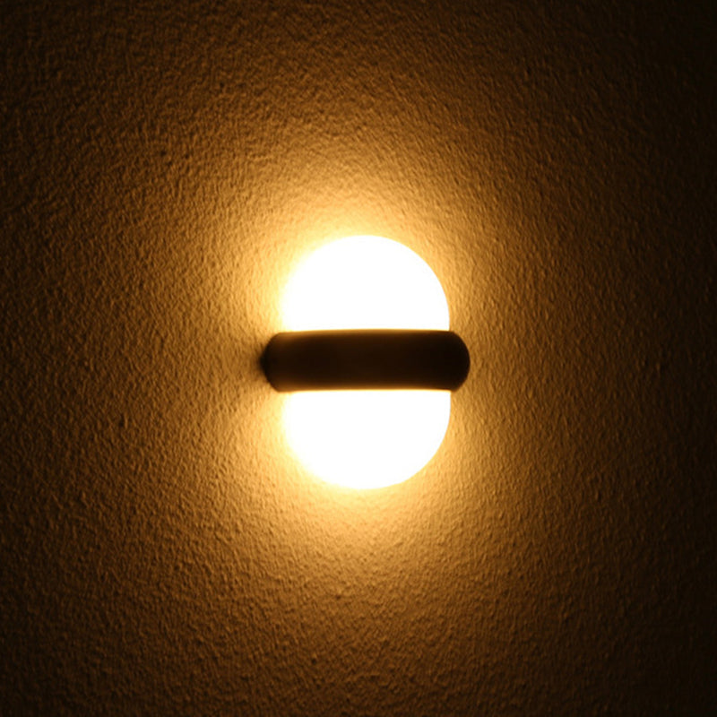مصباح حائط LED دائري من الألومنيوم بتصميم عصري بسيط ومقاوم للماء للفناء الخارجي 