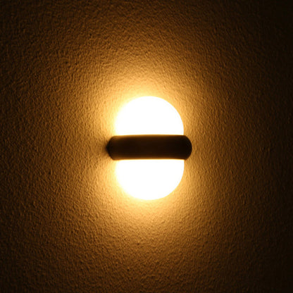 مصباح حائط LED دائري من الألومنيوم بتصميم عصري بسيط ومقاوم للماء للفناء الخارجي 
