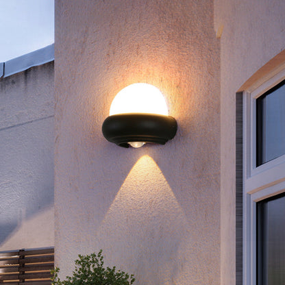 مصباح حائط LED دائري من الألومنيوم بتصميم عصري بسيط ومقاوم للماء للفناء الخارجي 