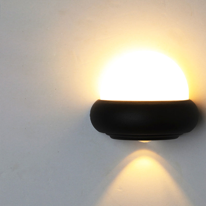 مصباح حائط LED دائري من الألومنيوم بتصميم عصري بسيط ومقاوم للماء للفناء الخارجي 