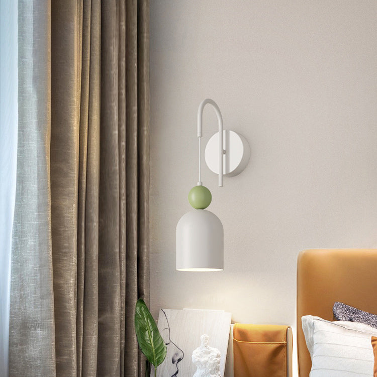 مصباح حائط LED مخروطي هندسي من الحديد الإسكندنافي المعاصر لغرفة المعيشة 